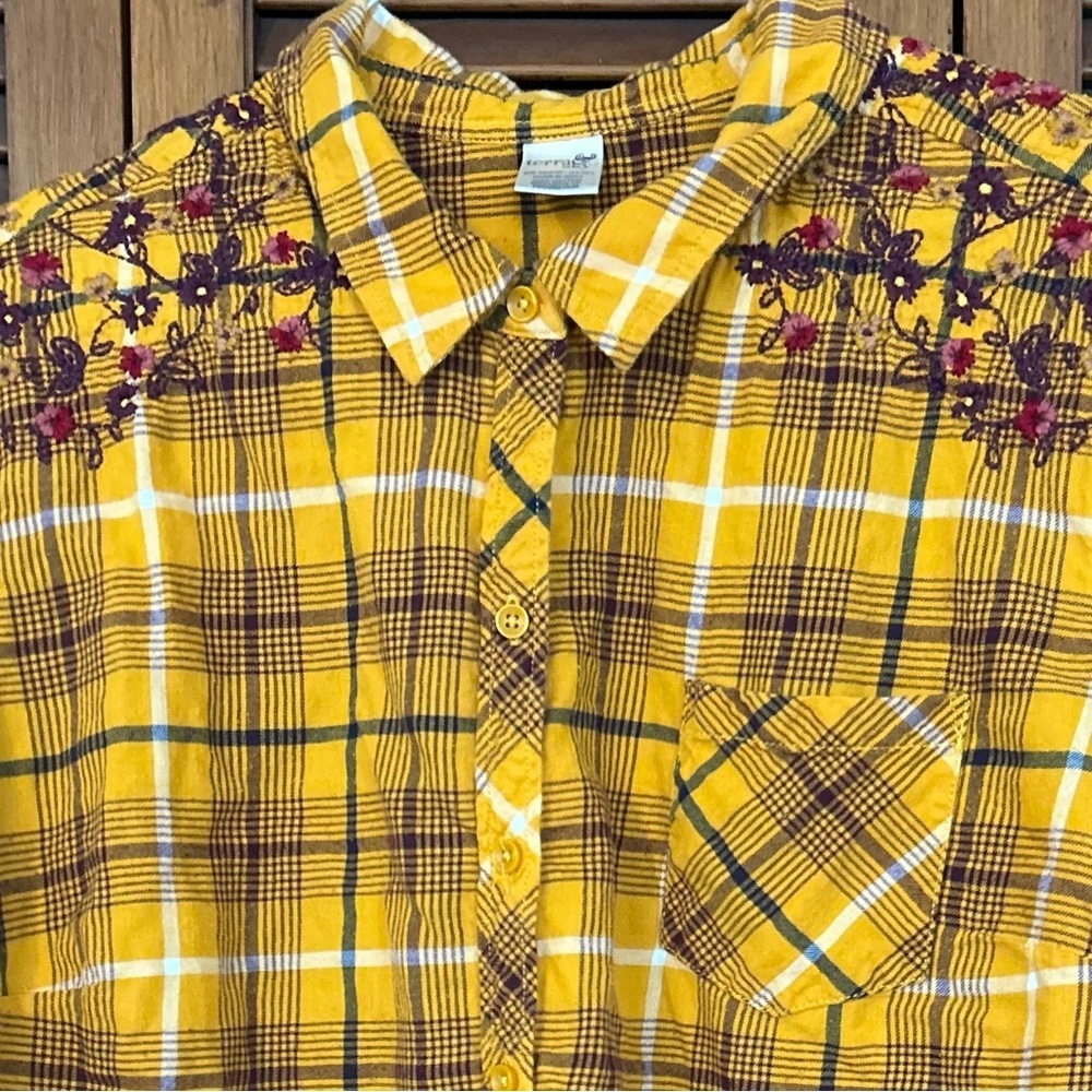 Yellow Plaid Button-Up Shirt with Embroidery - Picture 5 of 11